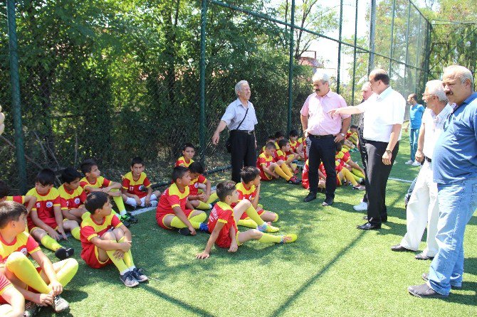 Gülüç’te Sporcuların Tüm Masraflarını Başkan Demirtaş Karşıladı