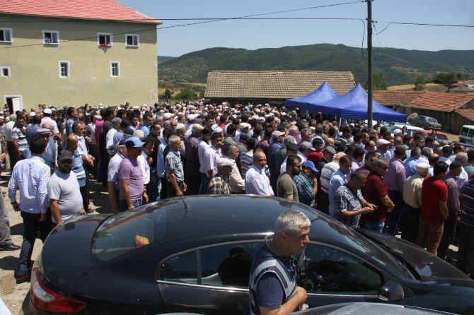 Darbe Girişiminde Hayatını Kaybeden Tekstil İşçisi Toprağa Verildi