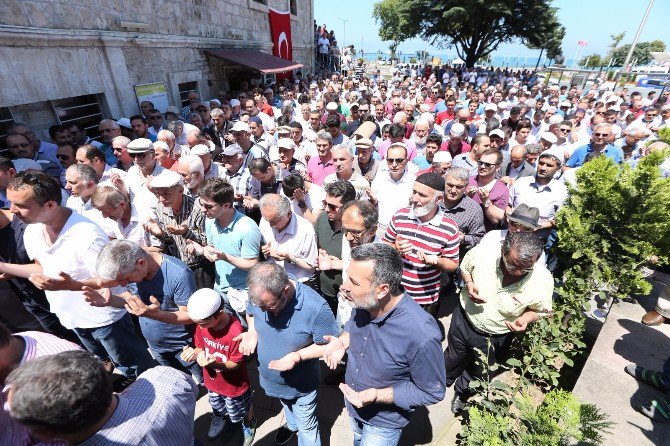 Ordu’da Darbe Şehitleri İçin Gıyabi Cenaze Namazı