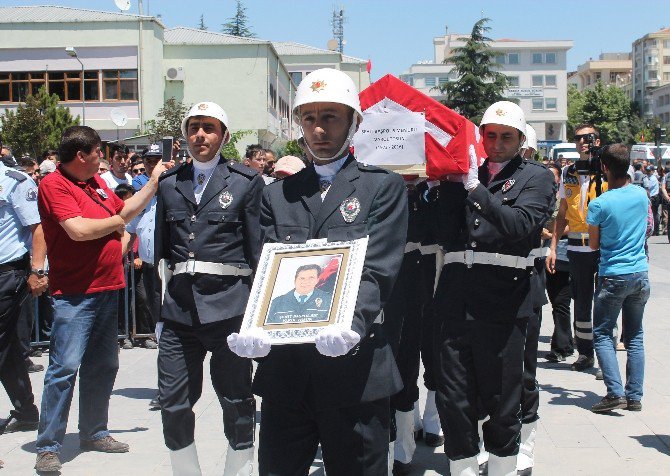 Niğdeli Demokrasi Şehitleri Toprağa Verildi