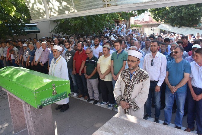 Dursunbey’de Demokrasi Şehitleri İçin Gıyabi Cenaze Namazı Kılındı