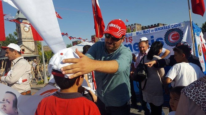 Hak-iş Kayseri İl Temsilciliği ‘Milli İrade Ve Demokrasi Çadırı’ Kurdu