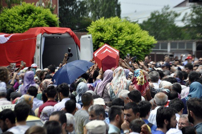 Şehit Komiser Yardımcısı Son Yolculuğuna Uğurlandı