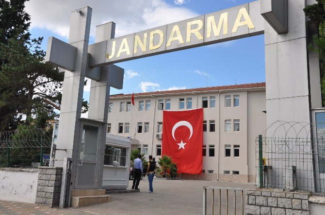 Gebze İlçe Jandarma Komutanlığına Darbe Operasyonu: 3 Gözaltı