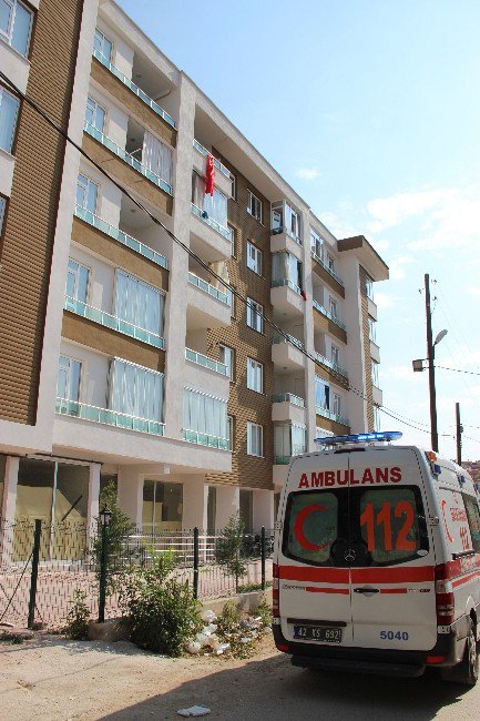 Apartmanın 5. Katından Düşen Yaşlı Kadın Öldü