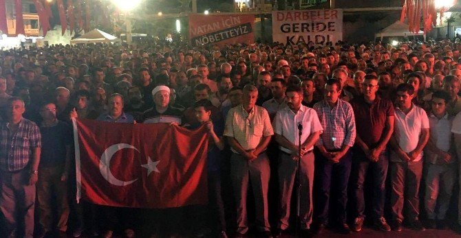 Aydınlılar Şehitler İçin Gıyabi Cenaze Namazı Kıldı