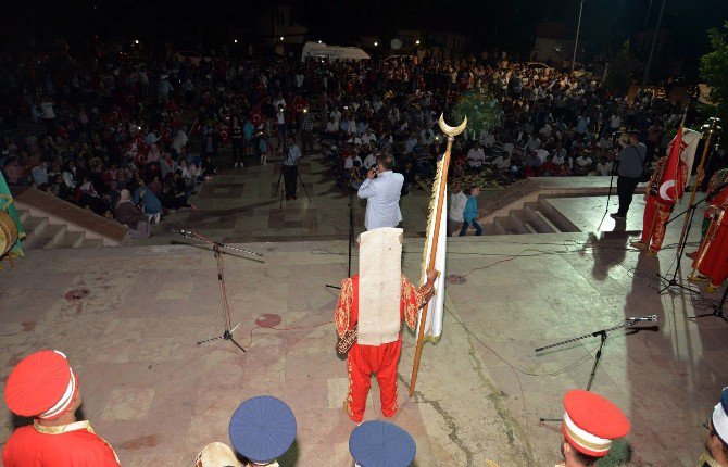 Bilecik’te Darbe Girişimine Mehterli Tepki