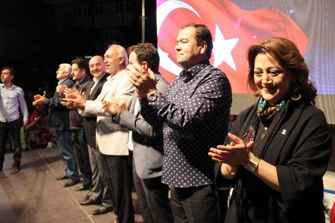 Kütahya’da Demokrasi Nöbeti Yoğun Katılımla Devam Ediyor