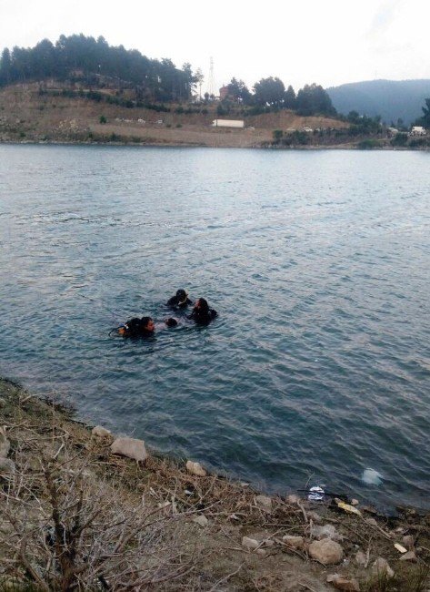 Serinlemek İçin Girdiği Baraj Gölünde Boğuldu