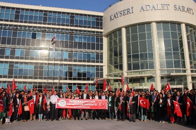 Avukatlardan Demokrasi Yürüyüşü