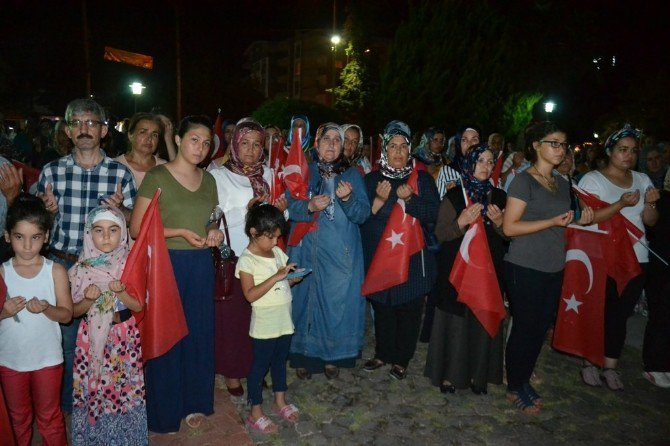 Bozyazı’da Demokrasi Şehitleri İçin Dualar Edildi