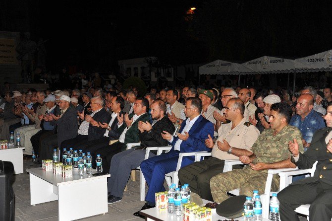 Bozüyük’te Darbe Girişimi Sırasında Hayatını Kaybedenler İçin Mevlit Okutuldu