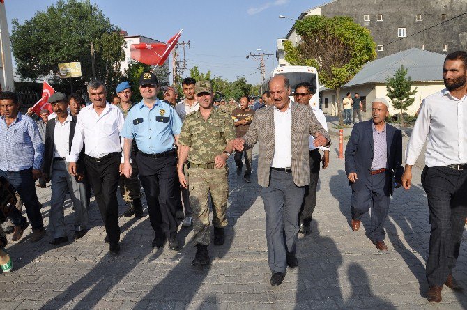 Bulanık’da Darbe Girişimine Karşı Binler Meydanlarda