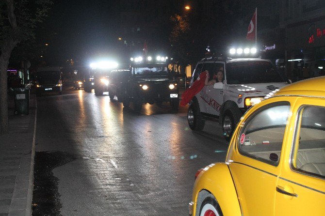 Niğdoff’dan Darbe Girişimine Konvoylu Tepki