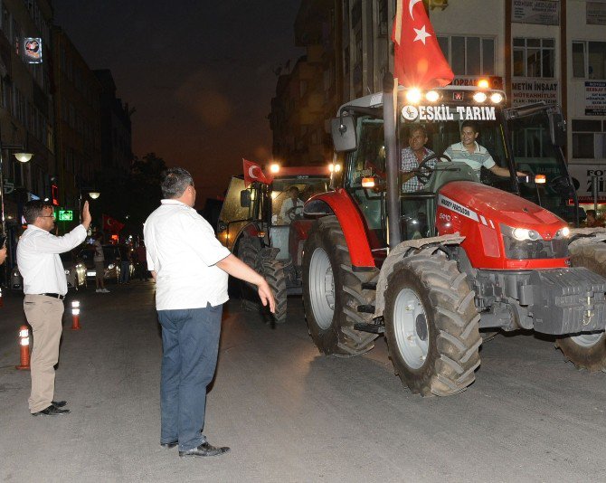 Aksaray’da Traktörler Şehre İndi