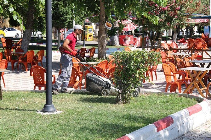 Ekipler Rengarenk Bir Turgutlu İçin İşbaşında