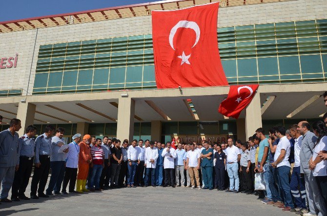 Viranşehir’de Sağlık Çalışanları Darbe Girişimine Tepki Gösterdi