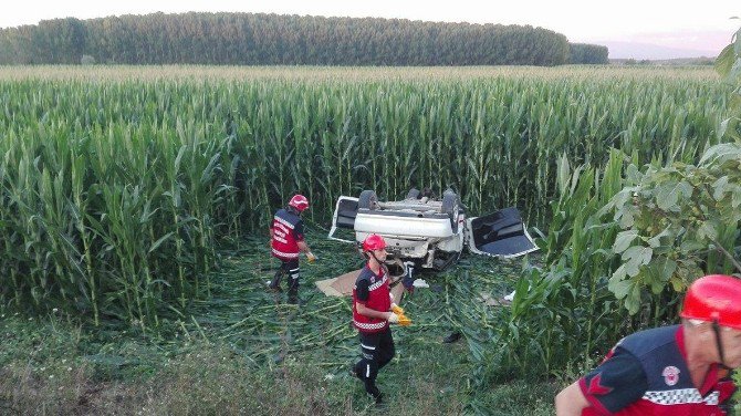 Yoldan Çıkan Otomobil Tarlaya Uçtu: 1 Ağır Yaralı