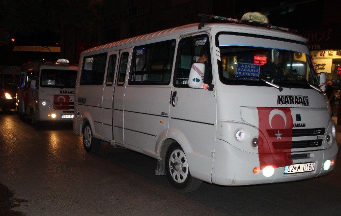 Adıyaman’da Minibüs Şoförleri Demokrasi Konvoyu Düzenledi