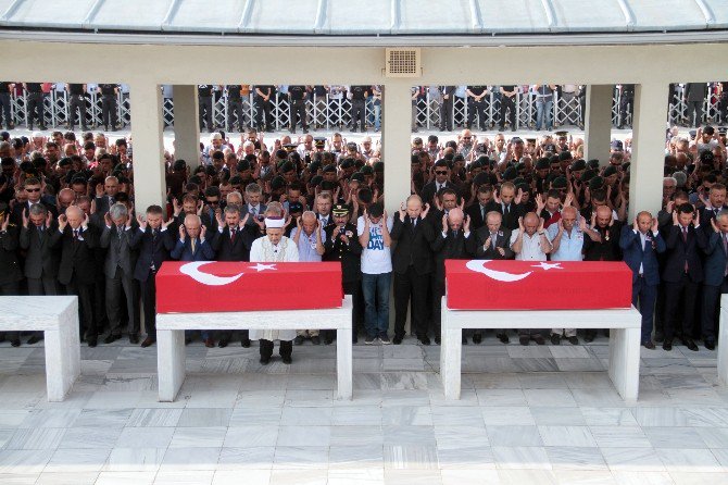 Şehit Polis Zafer Koyuncu Ve Çağdaş Tankoç Son Yolculuğuna Uğurlandı