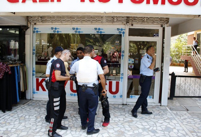 Antalya’da Kuyumcuya Polis Baskını