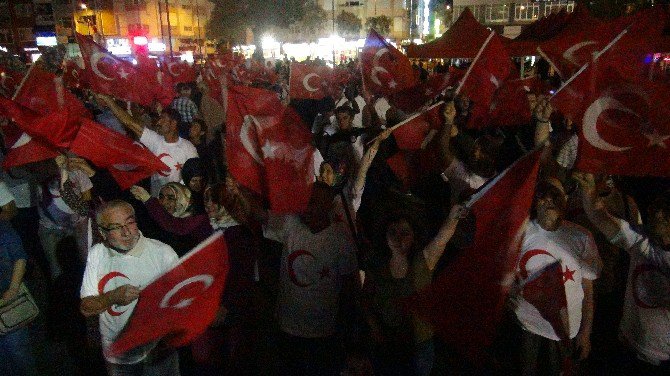 Çanakkale’de Demokrasi Nöbeti Sürüyor