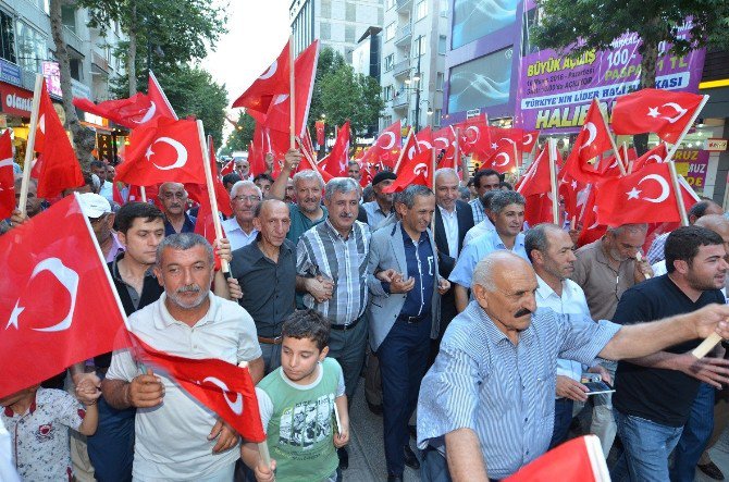 Muhtarlardan ‘Darbeye Hayır’ Yürüyüşü