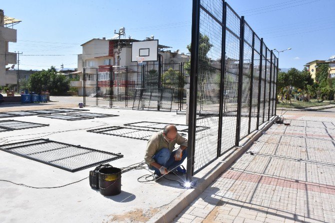 Nazilli Belediyesi Gençler İçin Yeni Spor Alanları Oluşturuyor