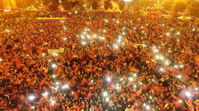 Sakarya Demokrasi Destanı Yazıyor