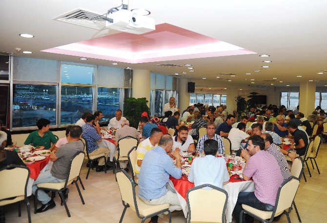 Tuzla Hemşehri Dernekleri Platformu, Darbe Girişimine Karşı Tek Yürek Oldu