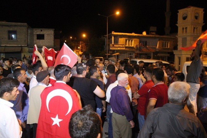 Türkiye, Gaziantep Ve Yavuzeli Demokrasi Nöbetini Sürdürüyor