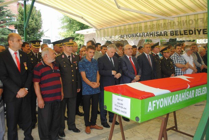 Kıbrıs Barış Harekatı Gazisi Kadir Küçükışılak Son Yolculuğuna Uğurlandı