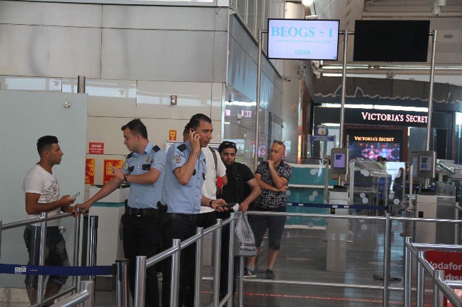 Atatürk Havalimanında Biyometrik Pasaport Kapatıldı
