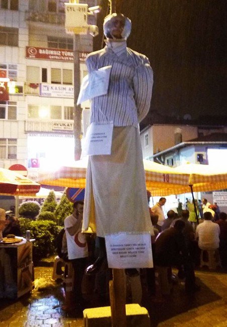 Fethullah Gülen’in Maketini Astılar