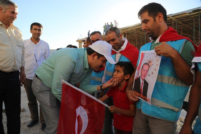 Belediye Başkanı Mehmet Ekinci Gündüz Sahada Gece Nöbette