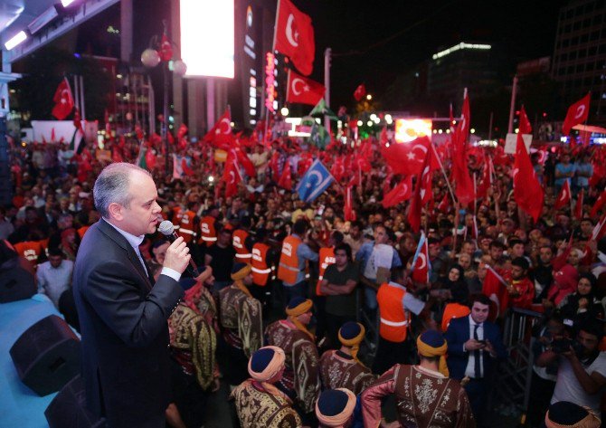 Gençlik Ve Spor Bakanı Kılıç, Ankara’da Demokrasi Nöbetine Katıldı