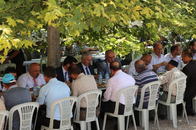 Vali Kamçı, Şehitlerimizin Mevlidine Katıldı