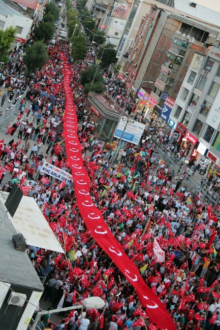 Van’dan Darbecilere Demokrasi Dersi