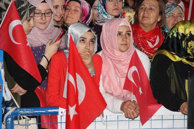 Eskişehir’deki Demokrasi Nöbetine Binler Katıldı