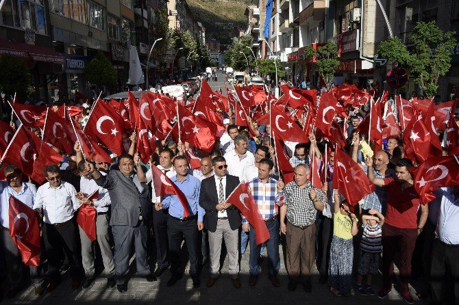 Gümüşhane’de Sağlık Ve Sosyal Hizmet Çalışanlarından Darbe Tepkisi