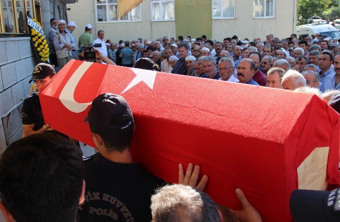 Trafik Kazasında Hayatını Kaybeden Polis Son Yolculuğuna Uğurlandı