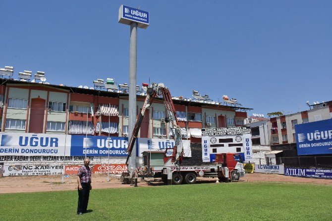 Başkan Alıcık, Stattaki Baz İstasyonunu Kaldırttı