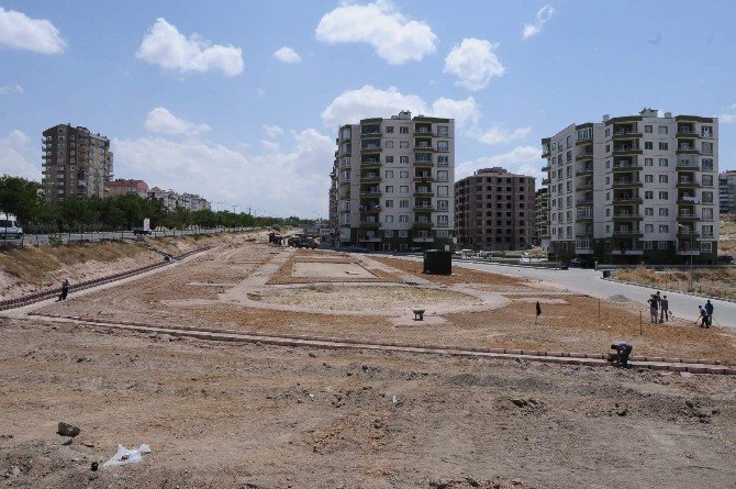 Cevher Dudayev’de Çocuk Oyun Alanı Ve Dinlenme Parkı Yapımına Başlandı