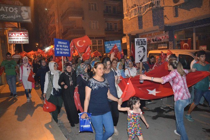 Siirt’te Demokrasi Yürüyüşü