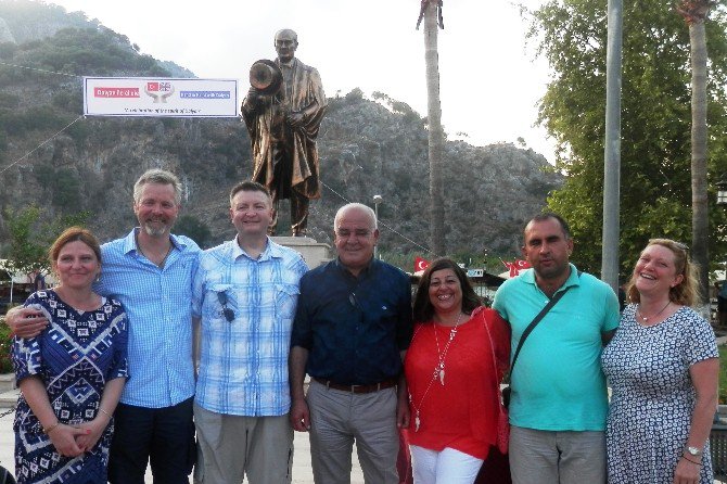 Yerleşik Yabancılardan, Korkmayın Türkiye’ye Gelin Çağrısı