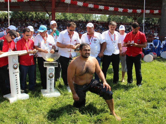 Er Meydanı’nda Başpehlivanlar, İkinci Tur Kura Çekimini Yaptı