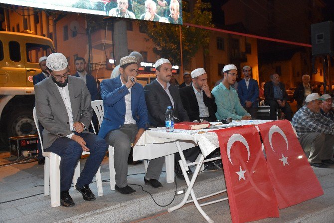 Kızılcahamam’da Demokrasi Şehitleri Dualarla Anıldı