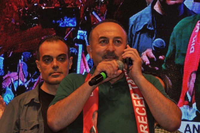 Bakan Çavuşoğlu: “Darbeciler Benim Konutuma Da İnmeye Çalıştılar”