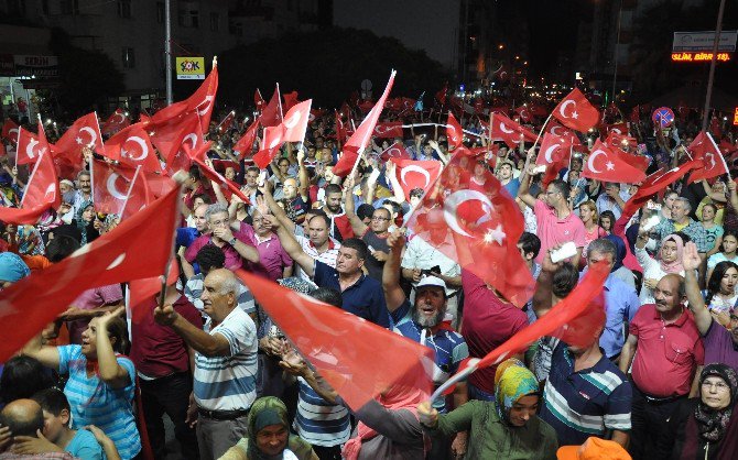 Mersin’de Darbe Girişiminin 1. Haftasında Demokrasi Yürüyüşü