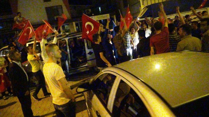 Kurucaovalıar 120 Araçlık Konvoyla Malatya’da Demokrasi Nöbetinde